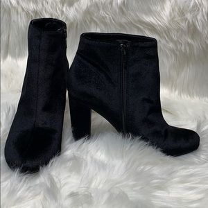 🆕 Bamboo Amuse Velvet Ankle Booties